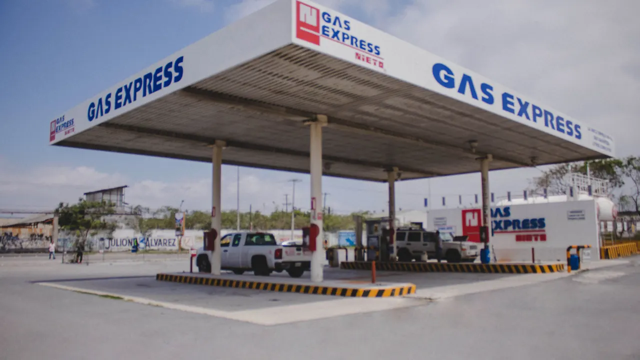 Estación de carburación de Gas Express Nieto para vehículos